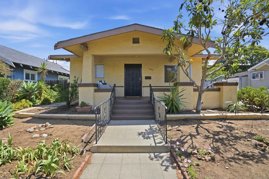 3775 Goldfinch Street, MISSION HILLS