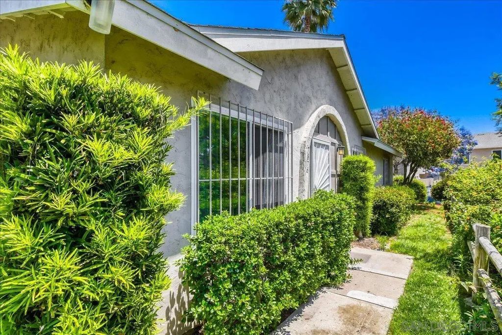 7876 Camino Huerta, UNIVERSITY CITY