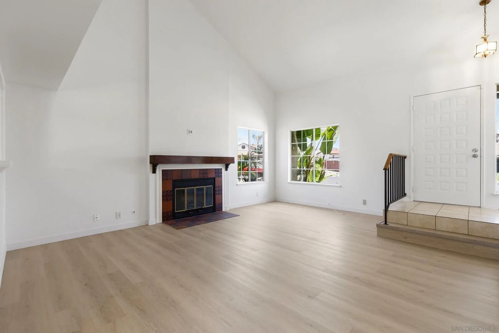 10240 Caminito Rio Ct, Lakeside