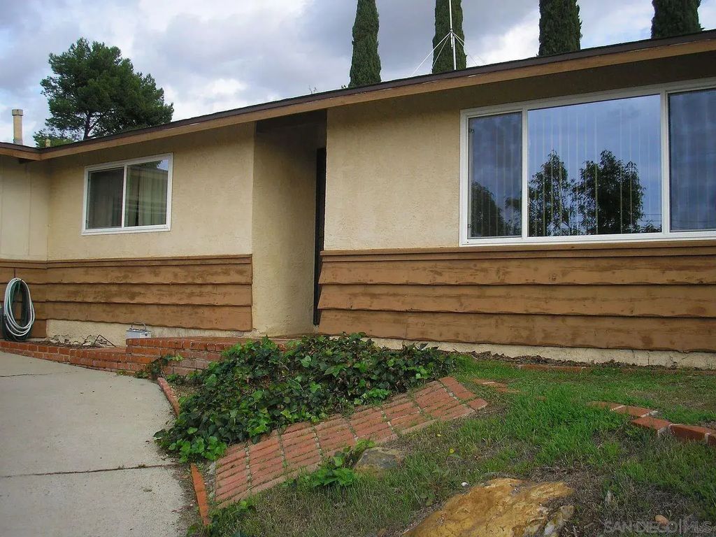 421 Maria Ave, Spring Valley