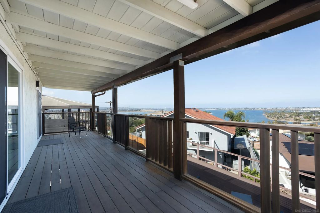 3012 Serbian Pl, BAY PARK