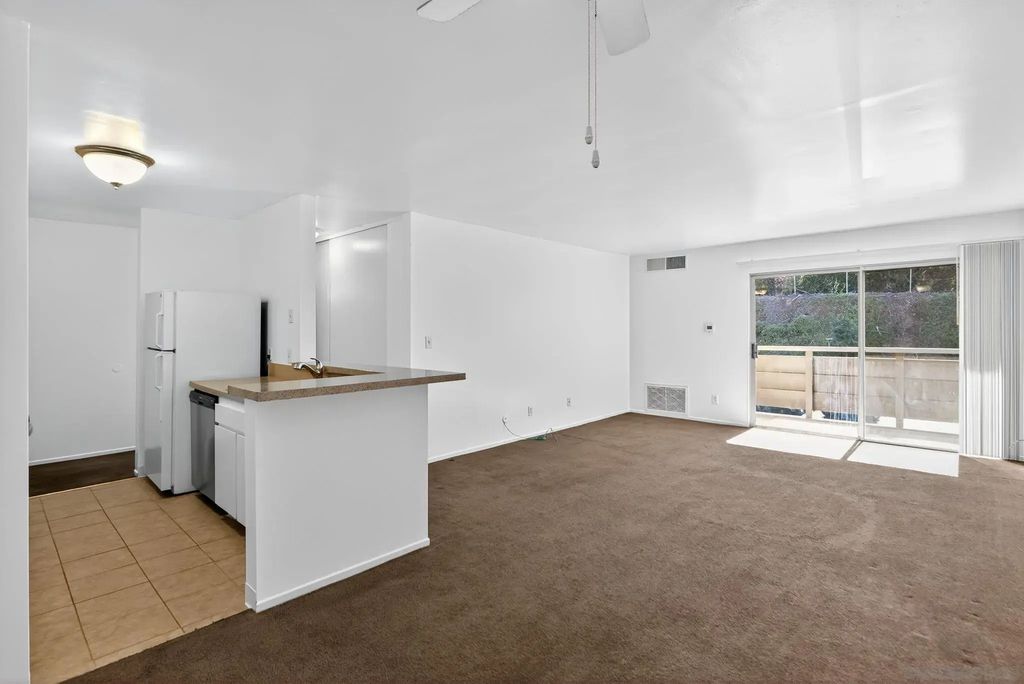 1621 S Hotel Circle E215, MISSION VALLEY