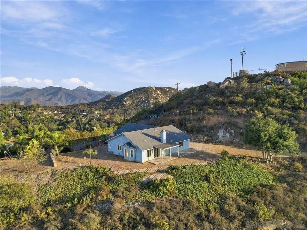 800 Alta Lane, El Cajon