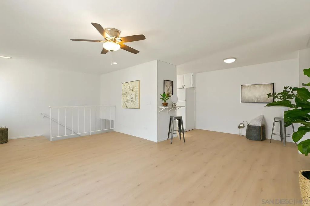 4186 Camino Islay, UNIVERSITY CITY