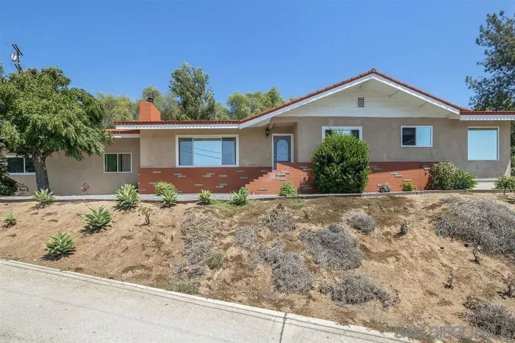 1704 Broadway, El Cajon