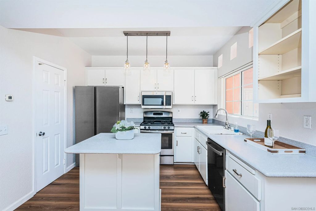 221 Donax Ave 11, Imperial Beach