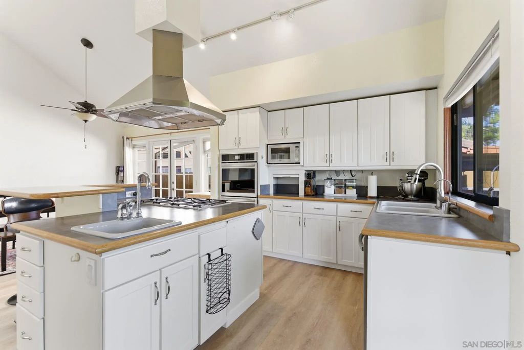1137 Brewley Ln, Vista