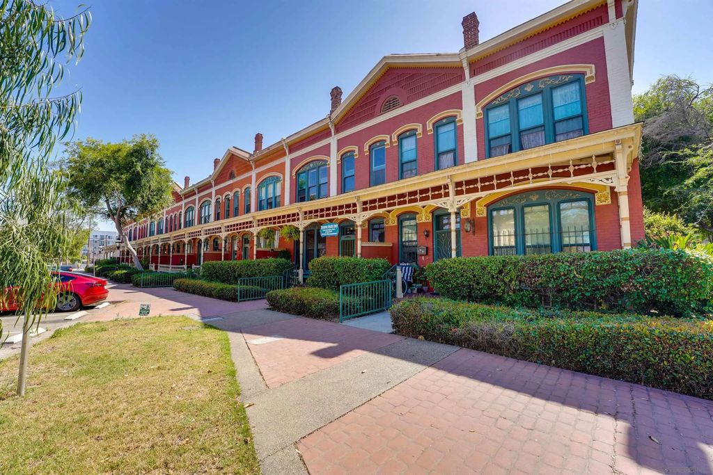 906 A Ave, National City