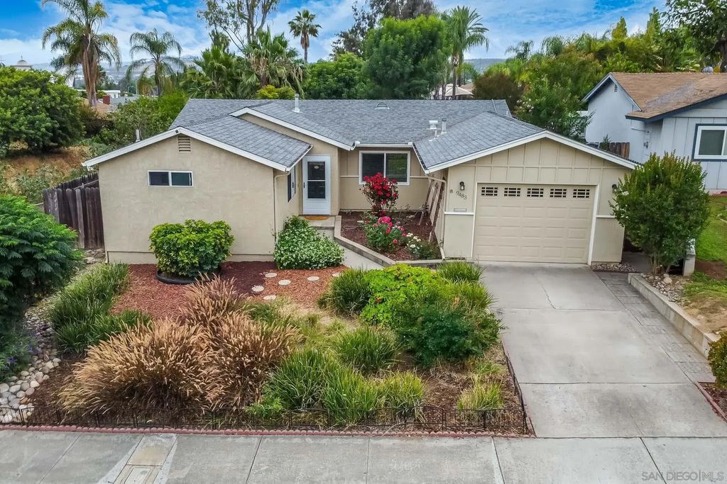 9483 Lake Canyon Rd, Santee