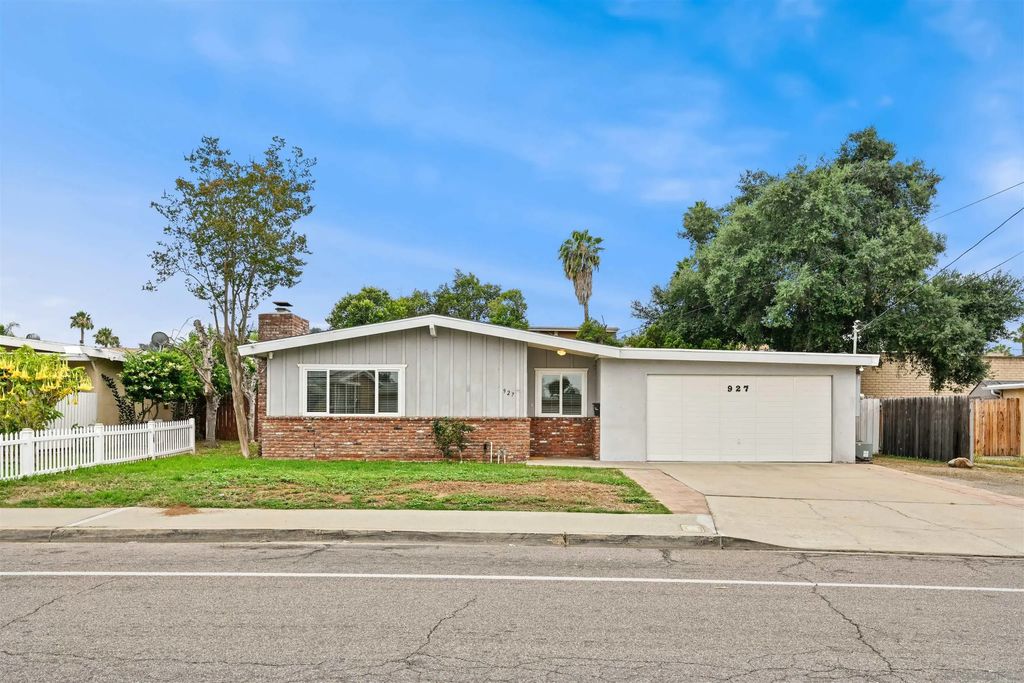 927 Gray, El Cajon
