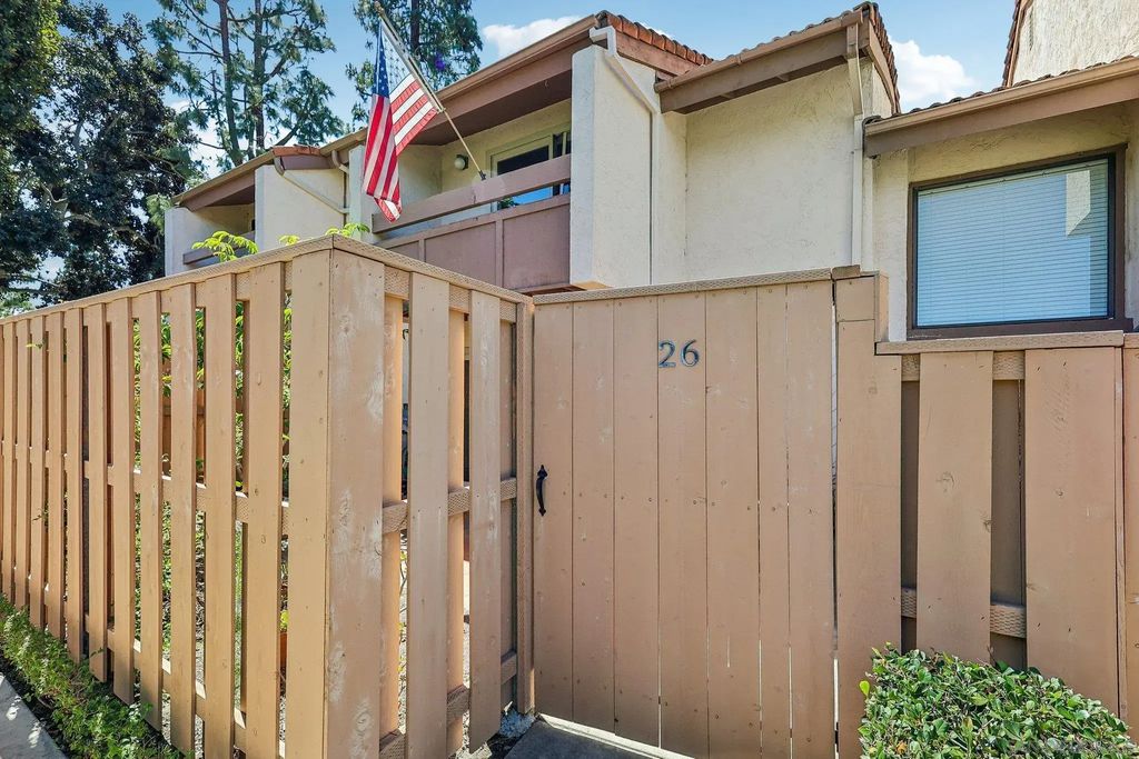 5359 Aztec 26, La Mesa