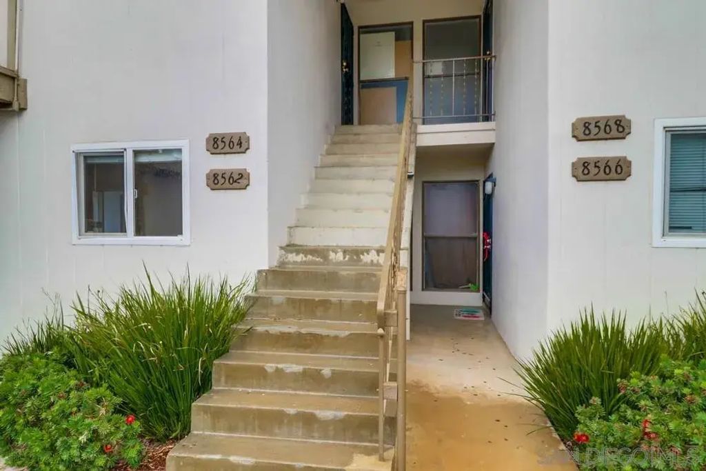 8568 Hurlbut St., SERRA MESA