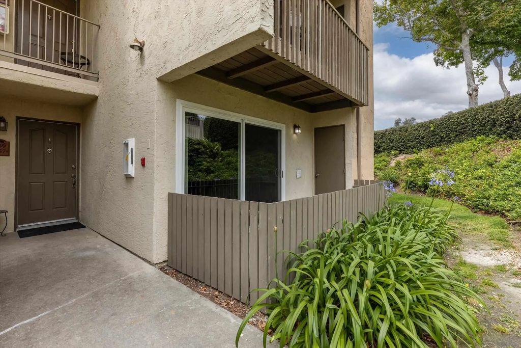 432 Edgehill Lane 157, Oceanside