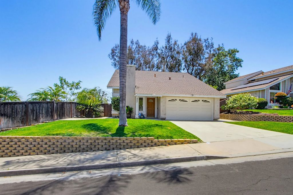 227 Skyridge Lane, Escondido