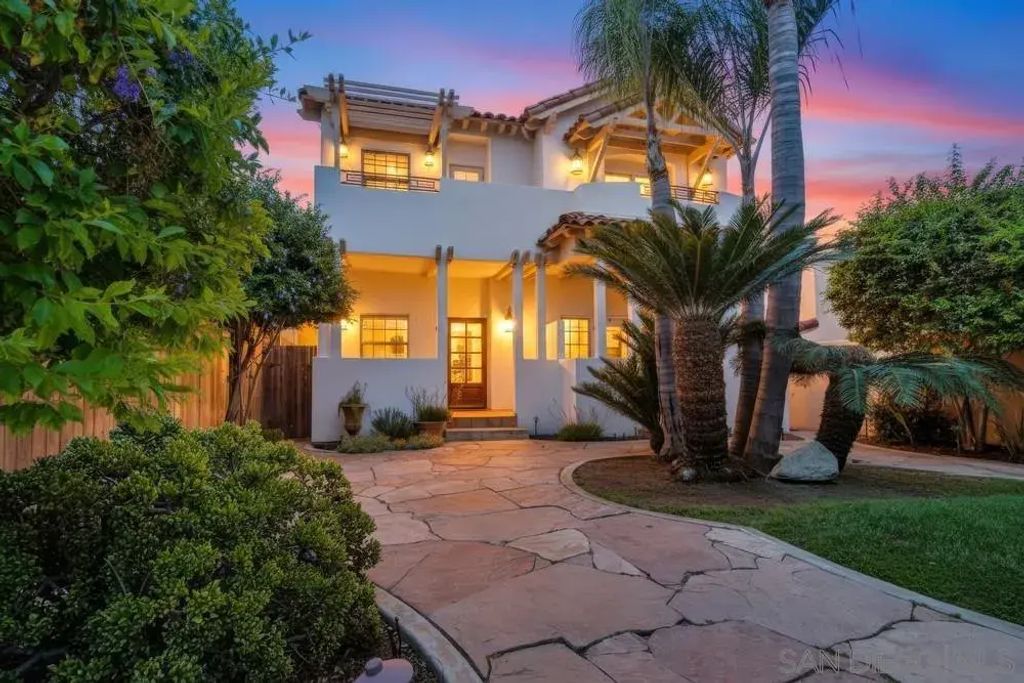 862 G Ave., Coronado