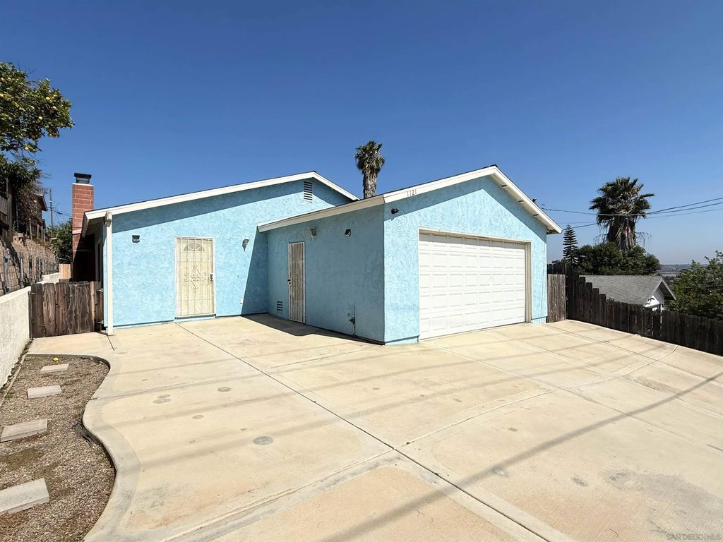 1121 Grand Ave, Spring Valley