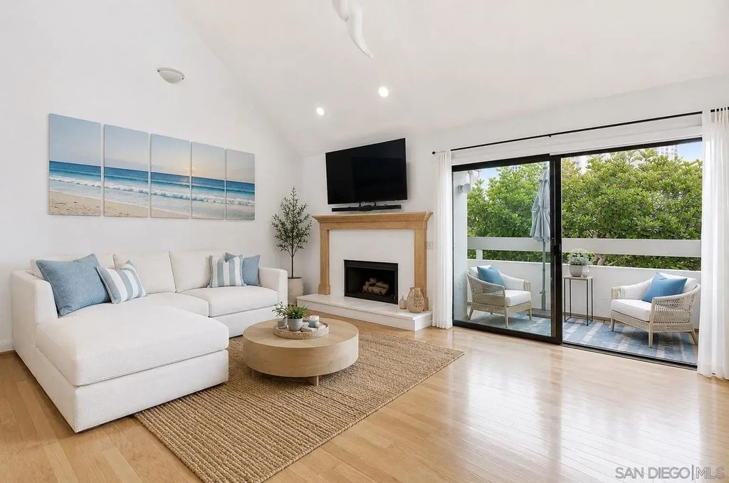 701 Kettner Blvd 16, Downtown (DT)