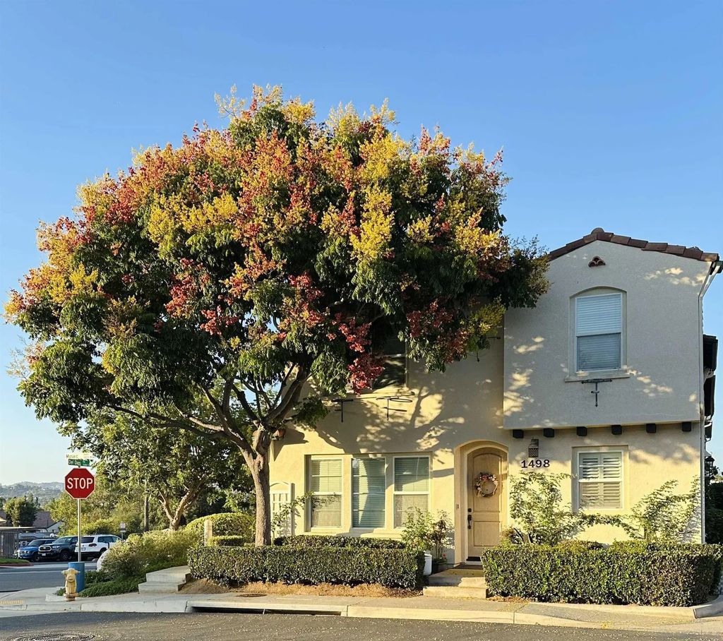 1498 Mosaic Gln, Escondido