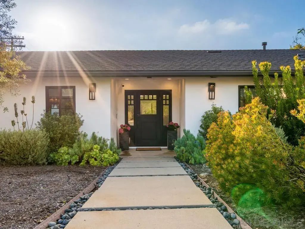 8804 Robinhood Lane, La Jolla