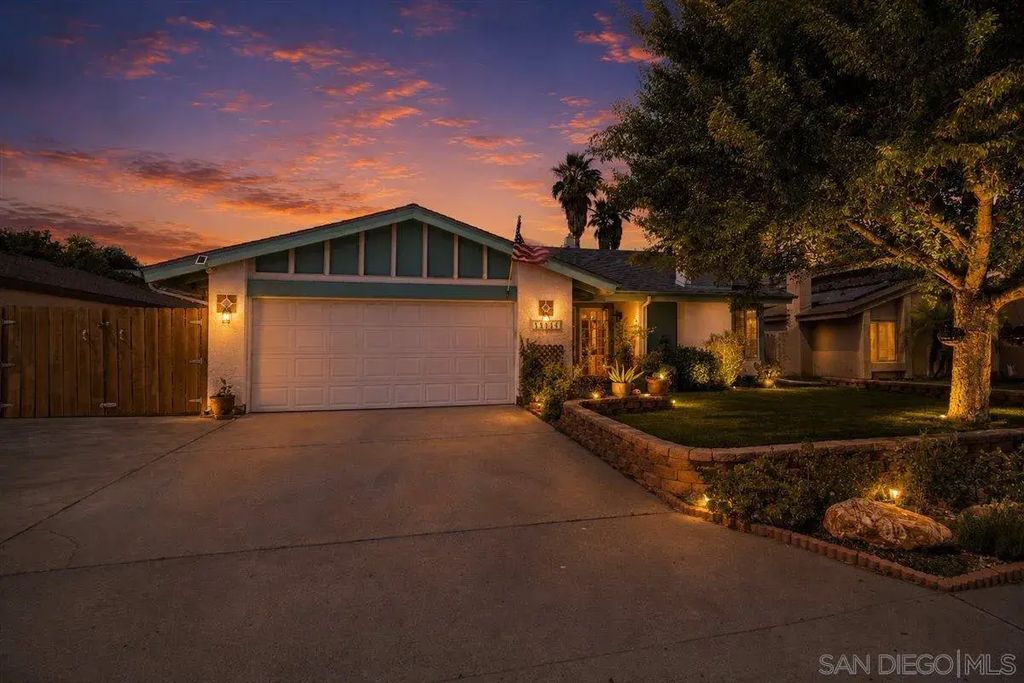 10738 2nd St, Santee