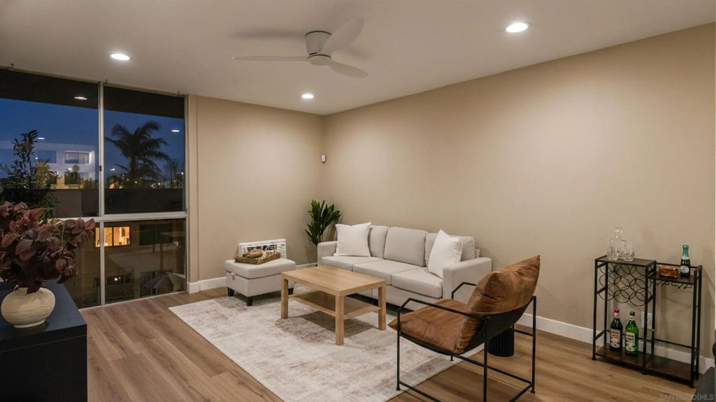 3050 Rue D'orleans 358, POINT LOMA