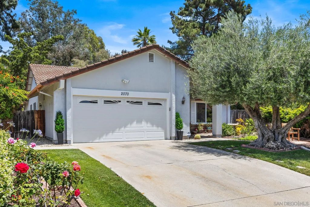 2070 Fuerte Lane, Escondido