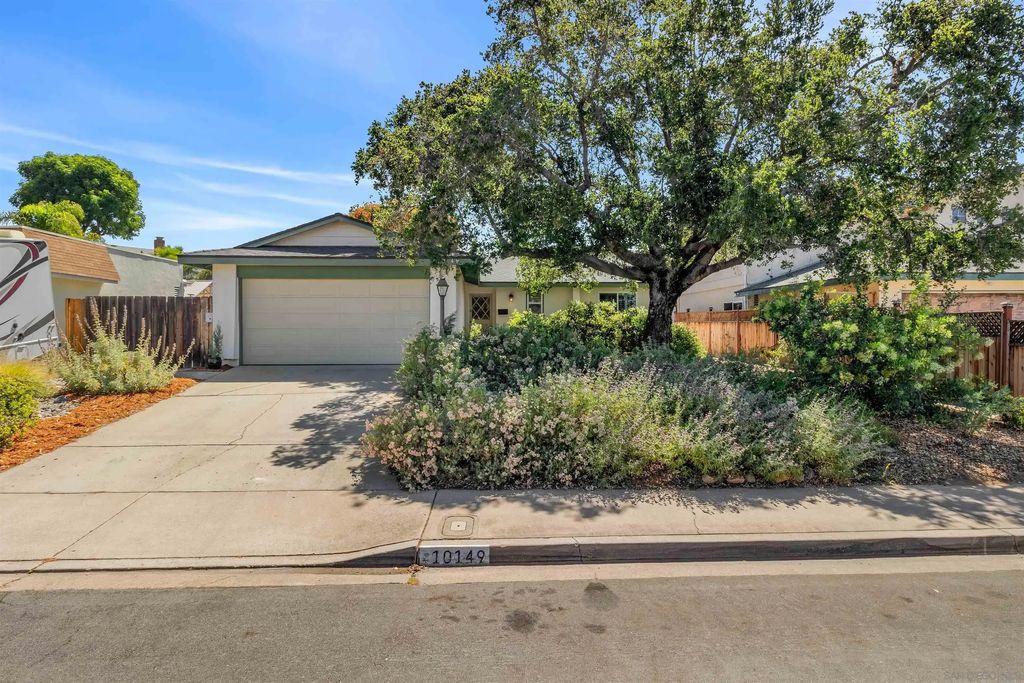 10149 Carreta Dr, Santee