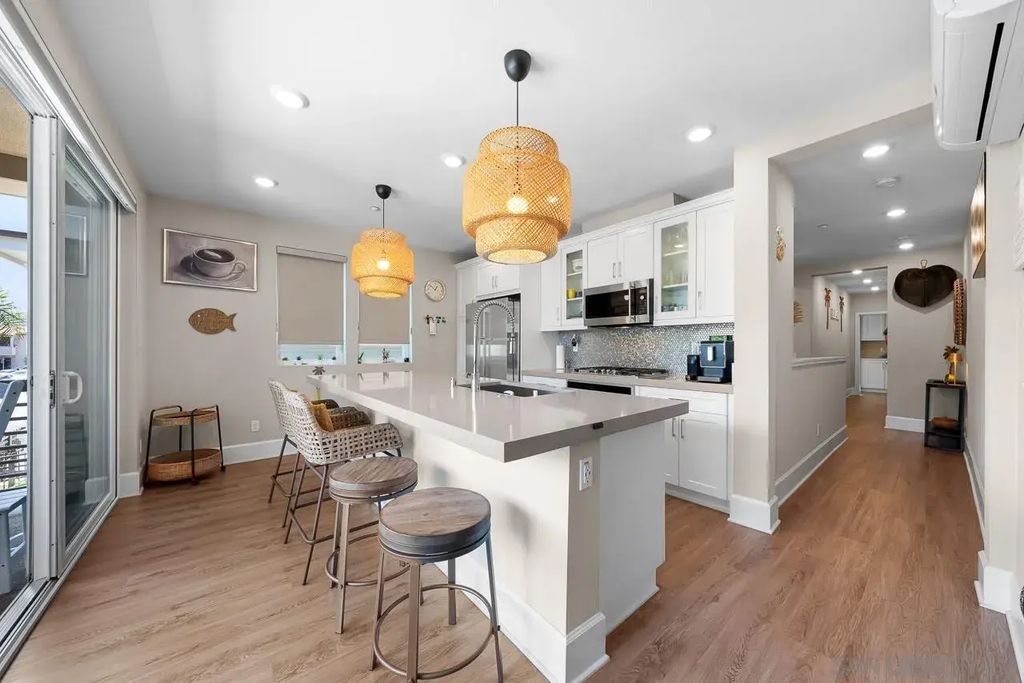 810 Santa Barbara Place, MISSION BEACH