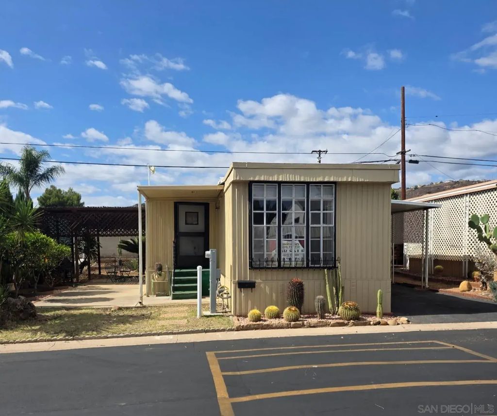 450 E Bradley 36, El Cajon