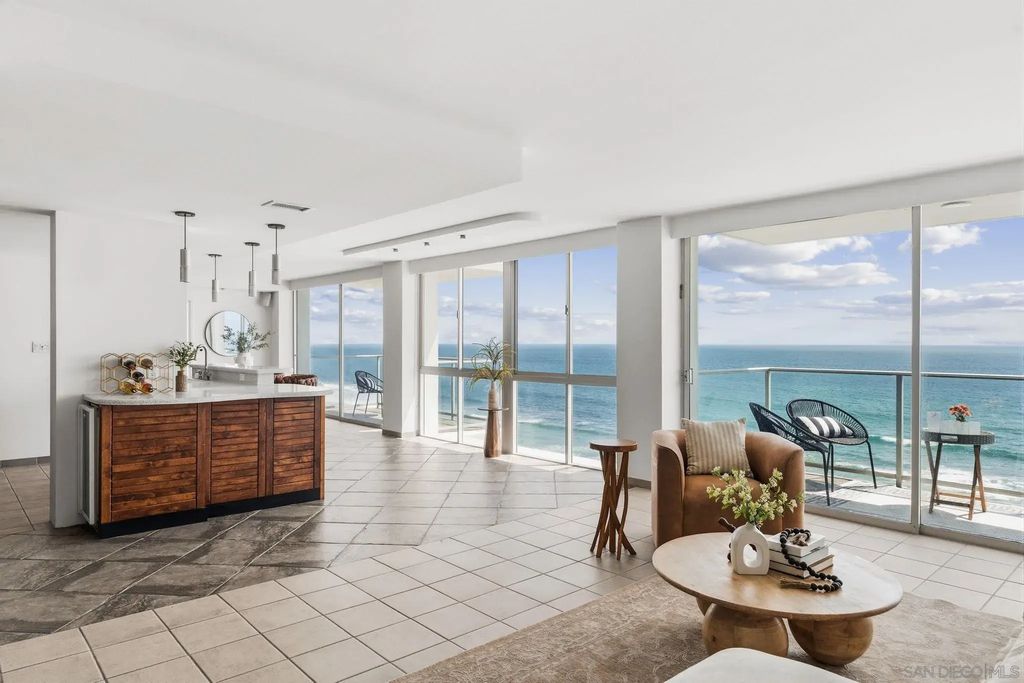 1830 Avenida Del Mundo 907, Coronado