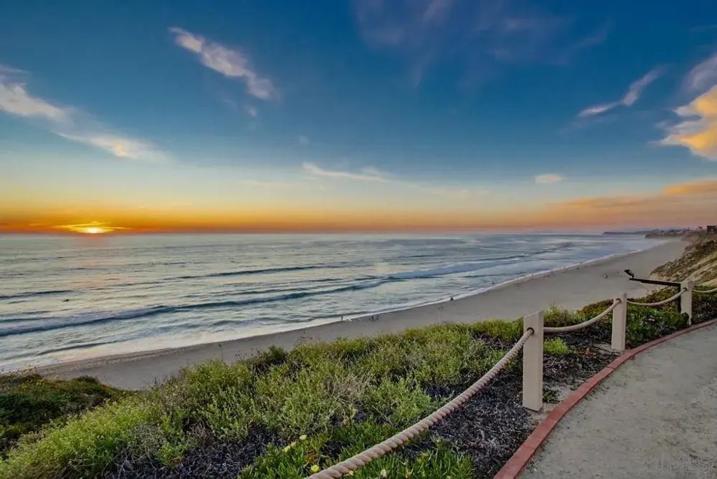 585 S Sierra Ave 27, Solana Beach