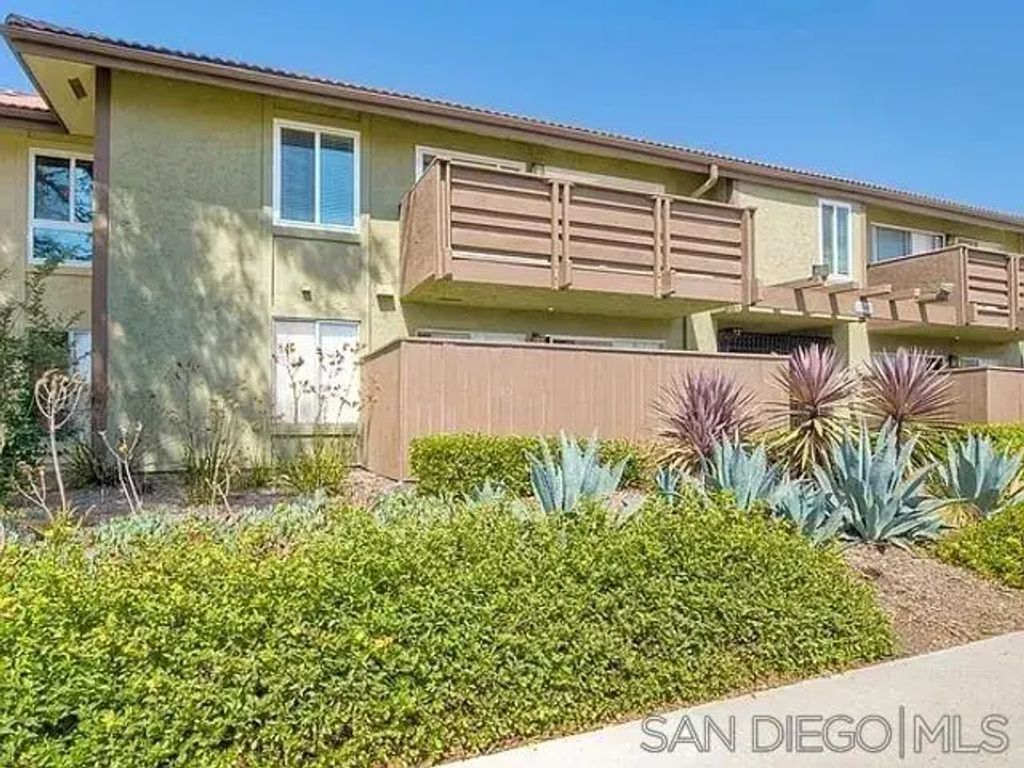 615 Fredricks Ave 156, Oceanside