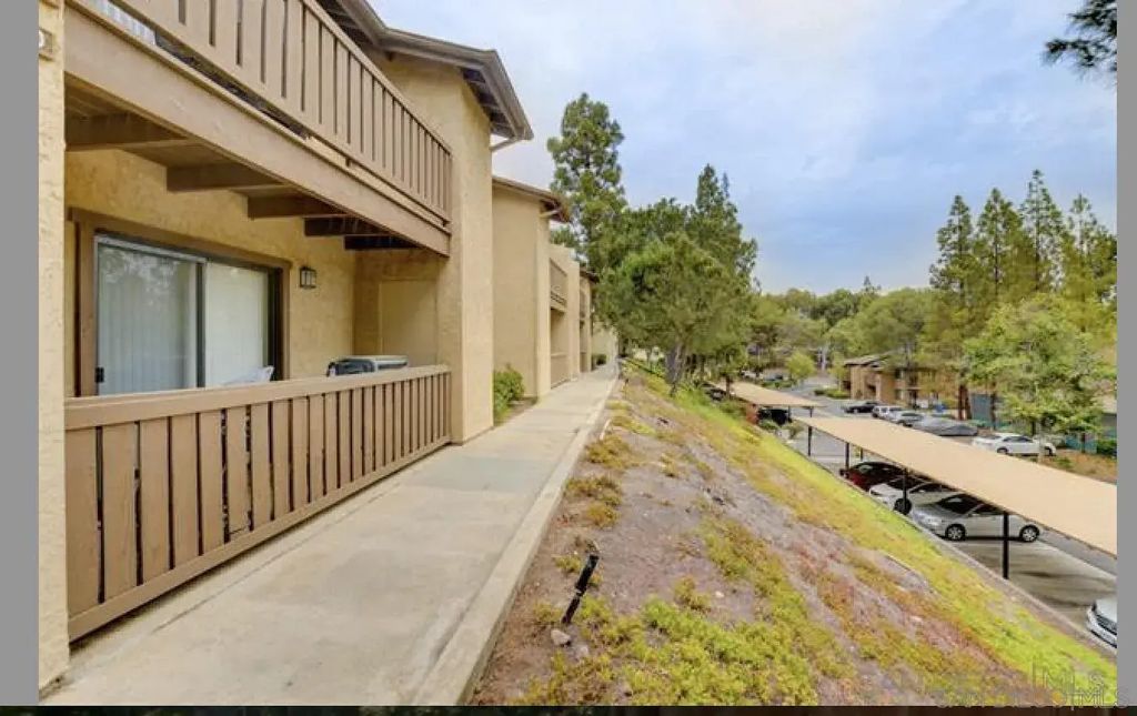 10284 Black Mountain 191, MIRA MESA