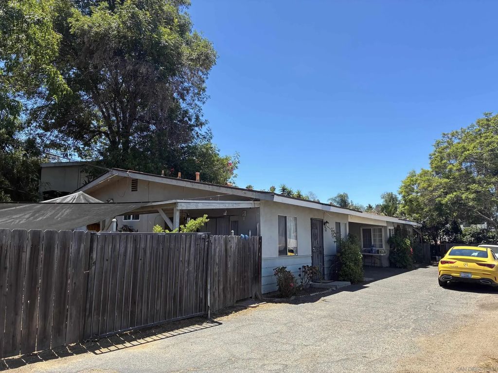 543-545 Kleaveland Pl, Vista