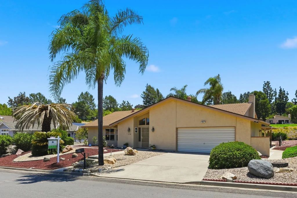17739 Saint Andrews Dr, Poway