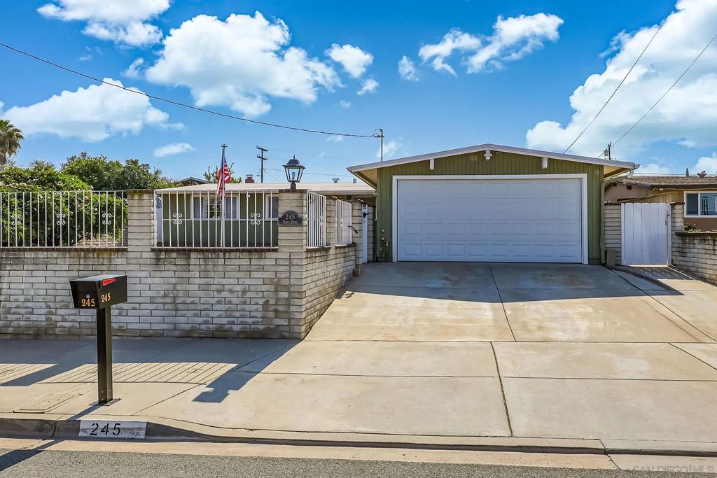 245 Paden Dr, Spring Valley