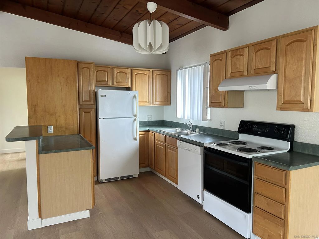 242 S Helix Ave, Solana Beach