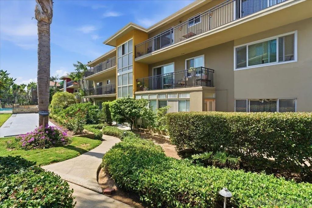 5367 La Jolla Unit 52, La Jolla