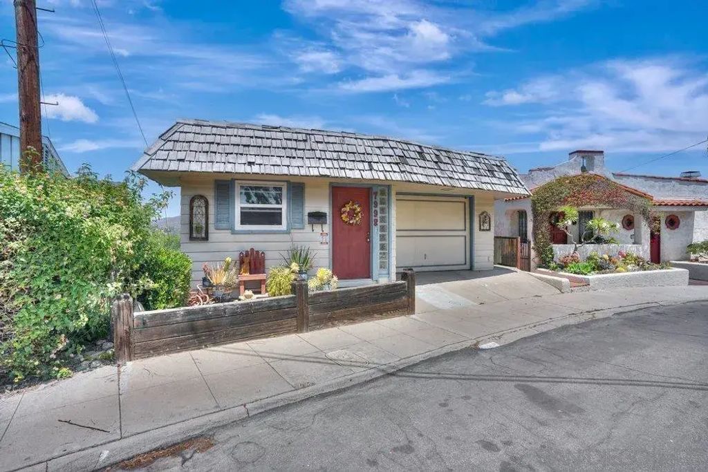 7998 El Capitan, La Mesa