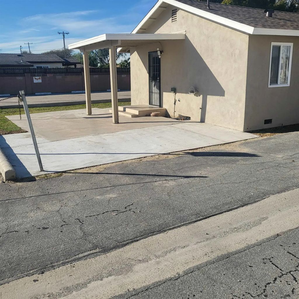 9344 Maple Street, Bellflower