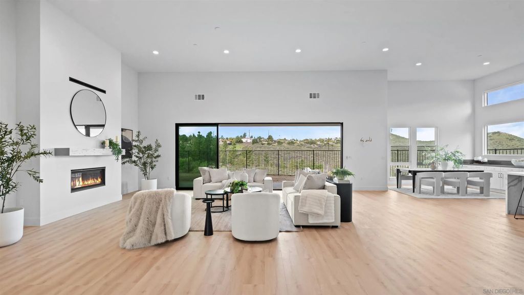 16925 Old Coach Rd, Poway