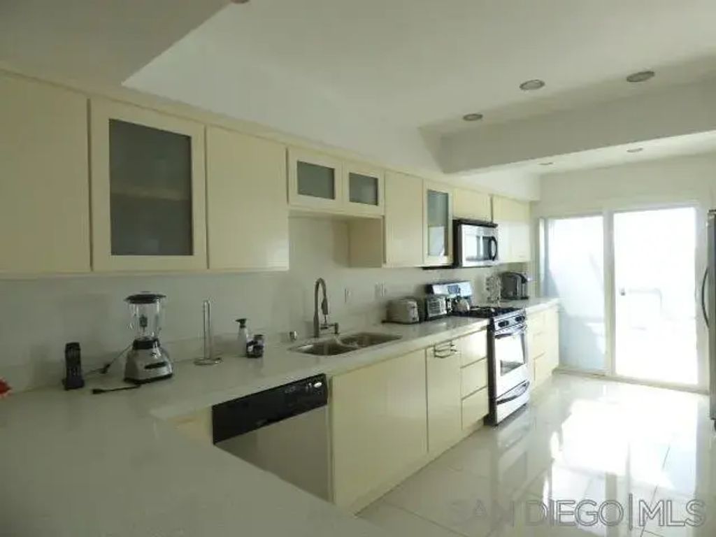 6743 Fashion Hills Blvd, SAN DIEGO