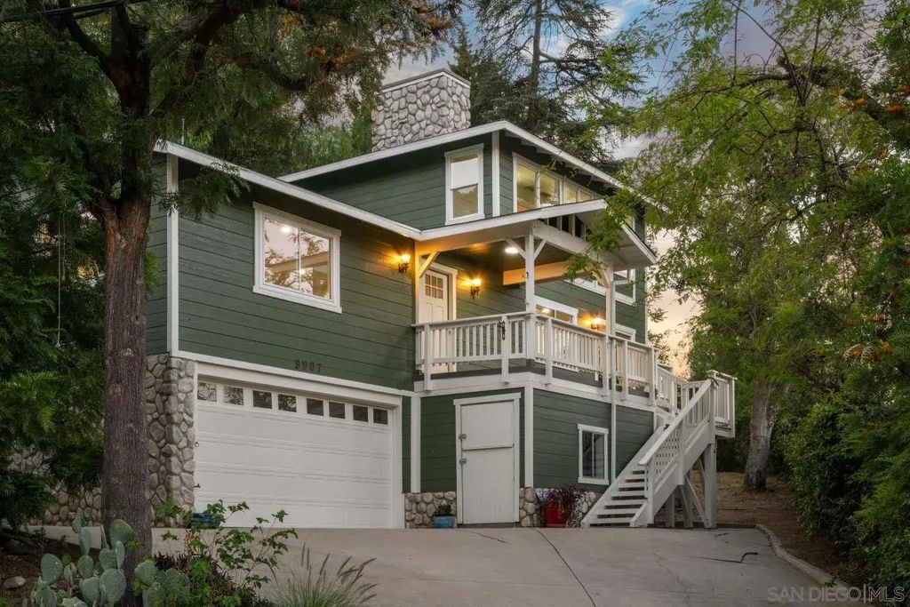 9907 Shadow Hills Dr, Sunland