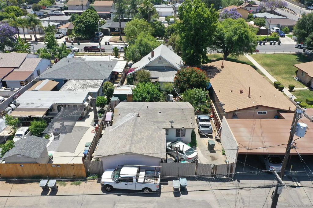 926-28 E 2nd Ave, Escondido