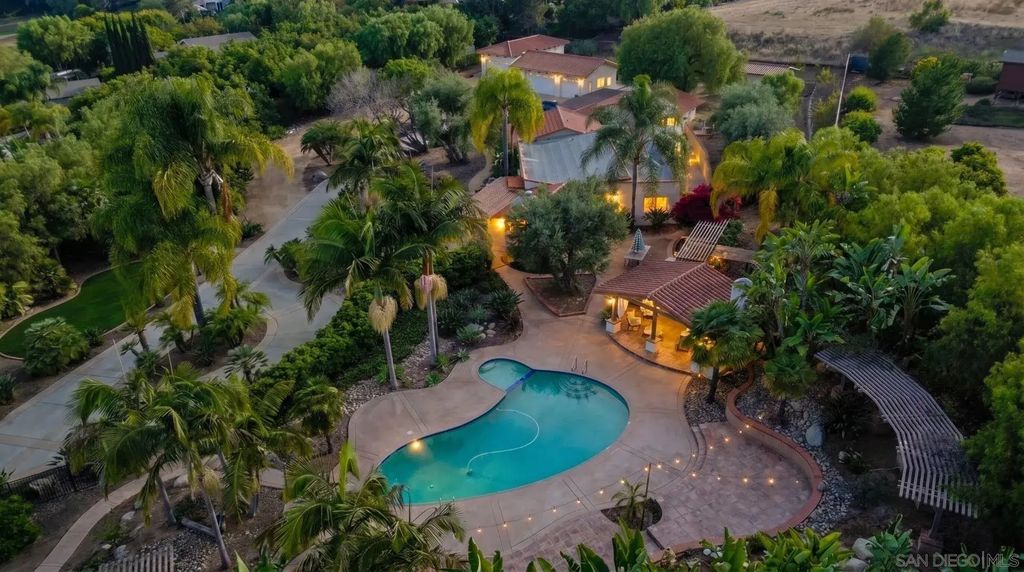 937 Pepper Tree Lane, Fallbrook