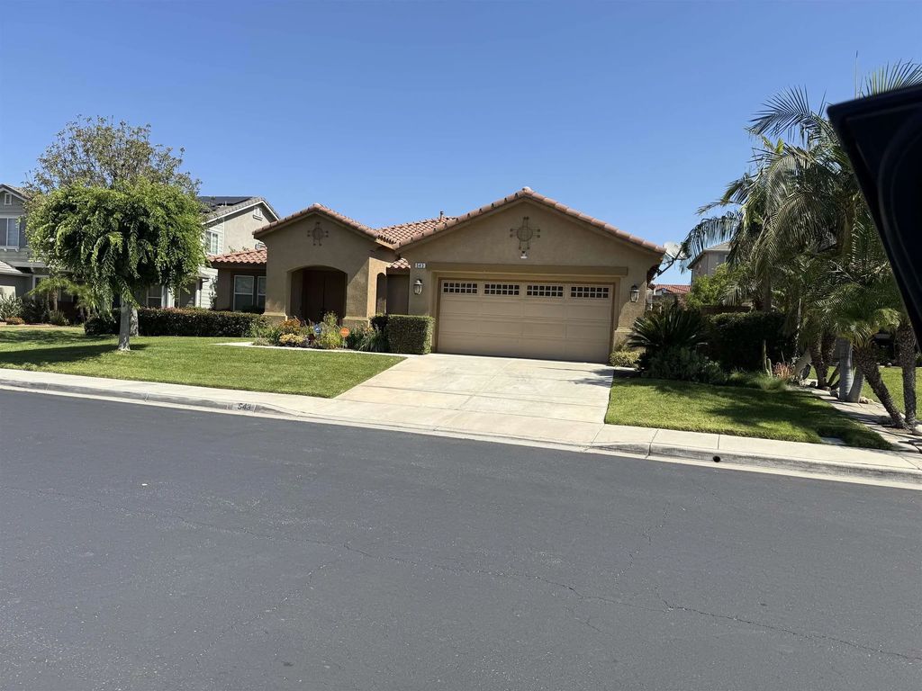 543 Silverhawk Dr, Corona