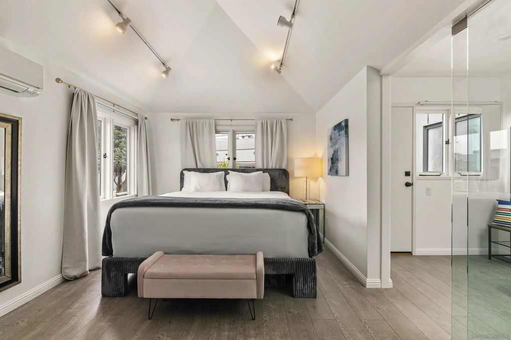 1264.5 Prospect Street, La Jolla
