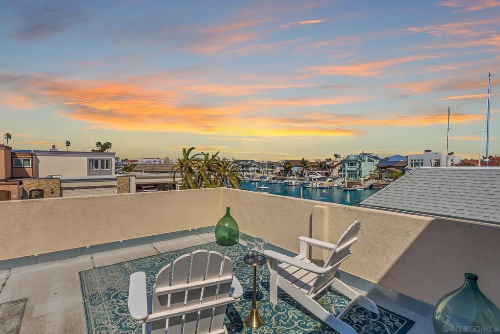 4 Gingertree Ln, Coronado