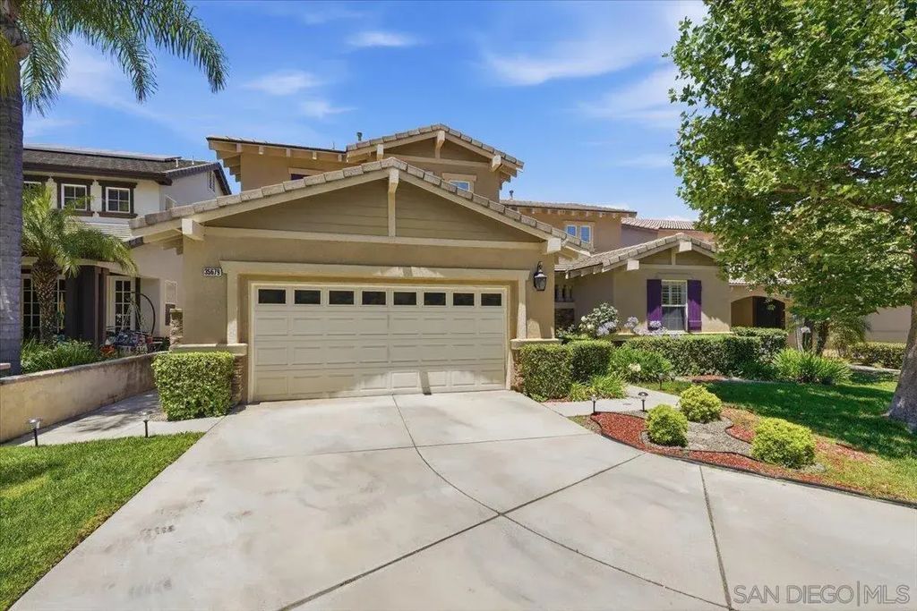 35679 Bowervine Place, Murrieta