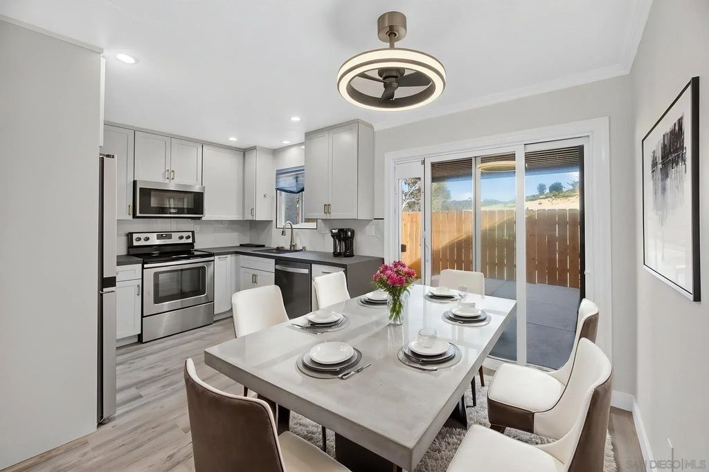 8009 Calle Fanita, Santee